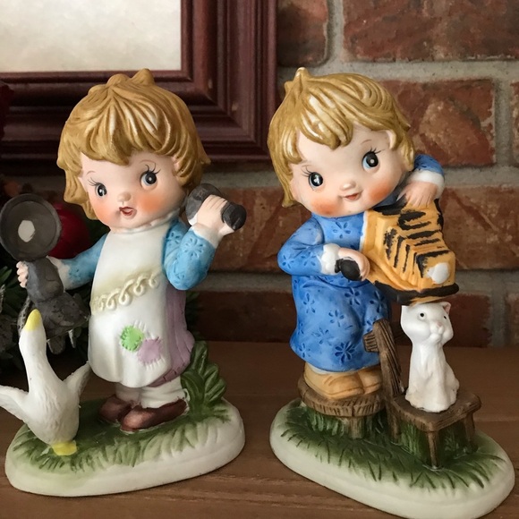Rare Vintage 1970’s Porcelain Collector Set - Picture 1 of 9